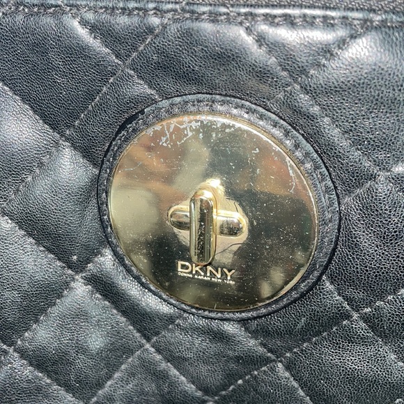 DKNY quilted back convertible crossbody shoulder bag - Picture 3 of 6